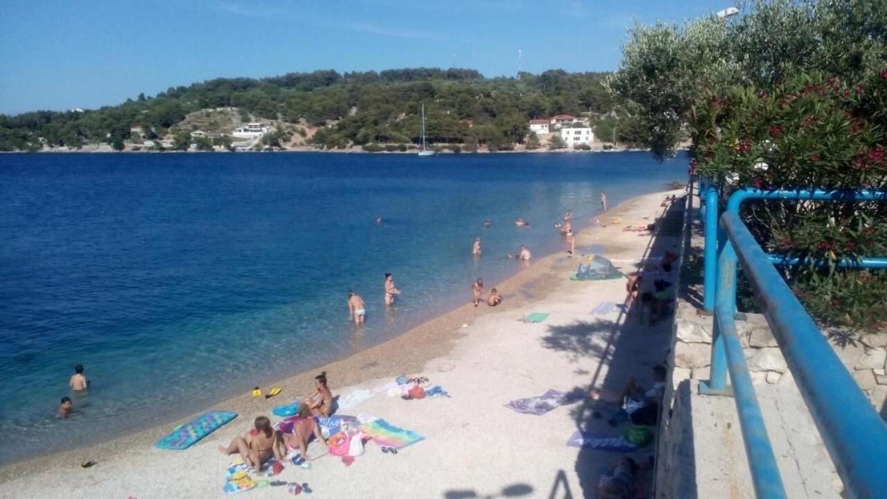 Apartments Vlado - 50M From The Sea Rogac ภายนอก รูปภาพ